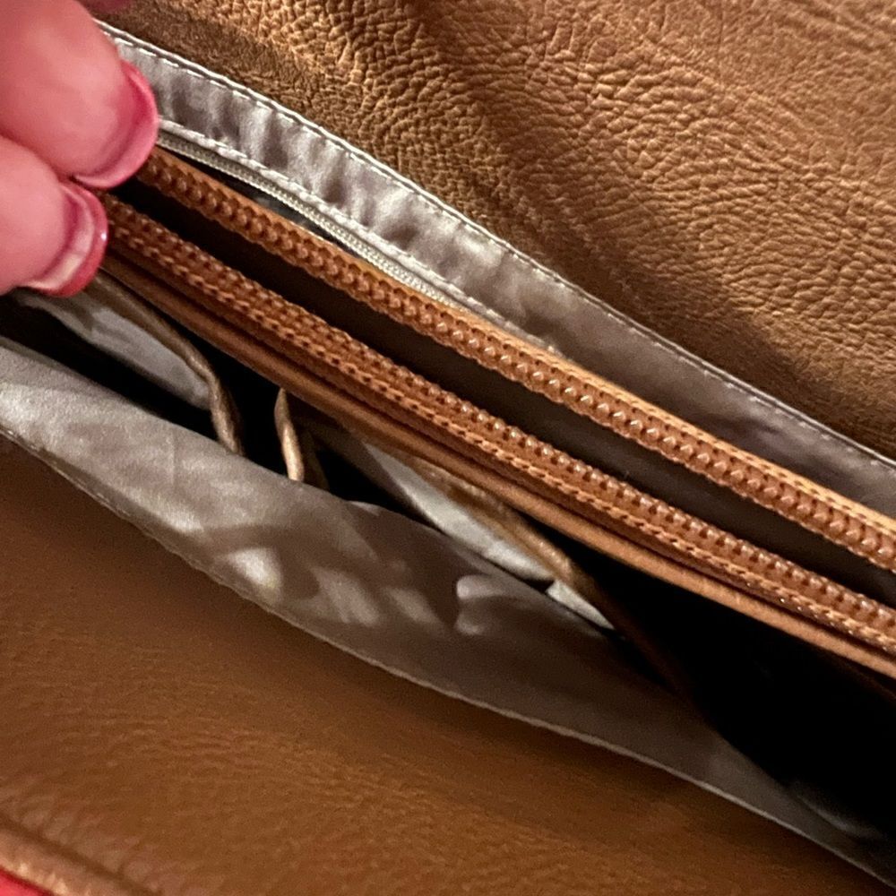 Beautiful striped Nine West purse - Picture 6 of 12
